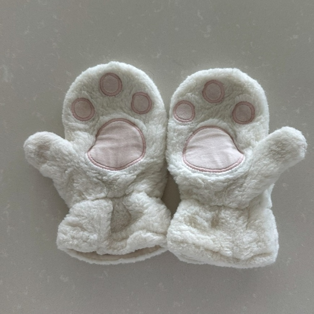 Cozy White Paw Mittens for Kids